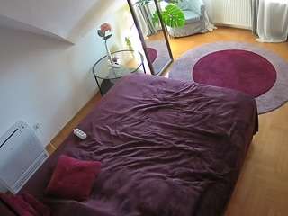 voyeurcam-julmodels-whitebed-4 camsoda stream image