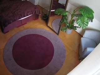 voyeurcam-julmodels-whitebed-5 camsoda stream image