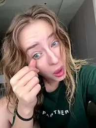 Nura_n_Sarah stripchat stream image