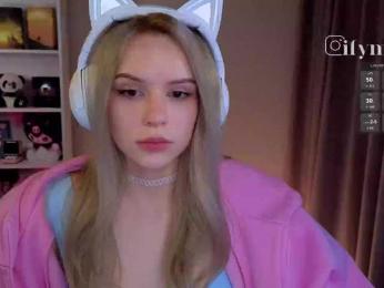 fymryn bongacams stream image