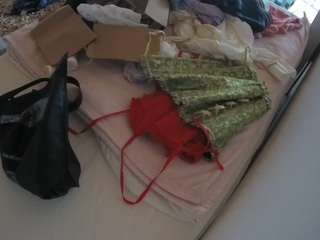 voyeurcam-julmodels-whitebed-1 camsoda stream image