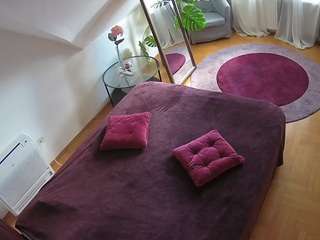 voyeurcam-julmodels-whitebed-4 camsoda stream image