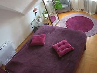 voyeurcam-julmodels-whitebed-4 camsoda stream image