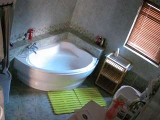 voyeurcam-julmodels-bath-1st-2 camsoda stream image