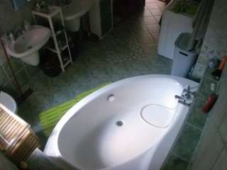 voyeurcam-julmodels-bath-1st-1 camsoda stream image