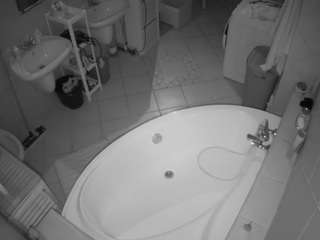 voyeurcam-julmodels-bath-1st-1 camsoda stream image