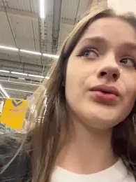 KittyQueeny stripchat stream image