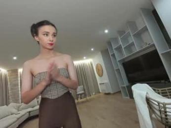 ehotlovea chaturbate stream image