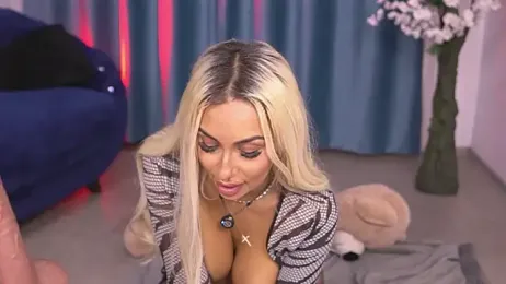 GoldenAmber stripchat stream image