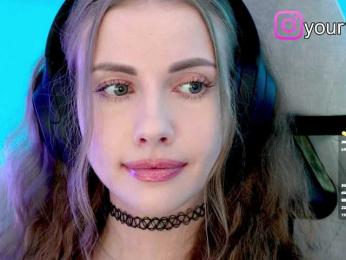VikkiExtraCheese bongacams stream image