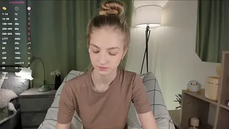 DreamyGleam stripchat stream image