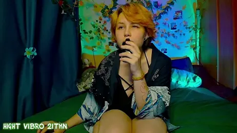 TrickyKitsune stripchat stream image