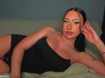 qsstess bongacams stream image