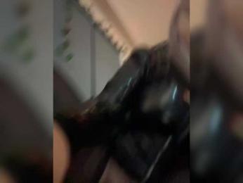 LittleDelora bongacams stream image