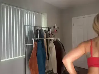 meggsworld stripchat stream image