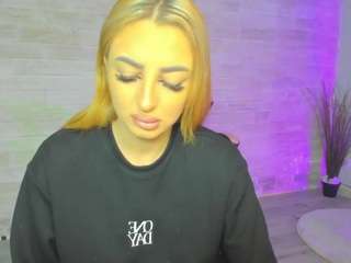 rubby-shine camsoda stream image