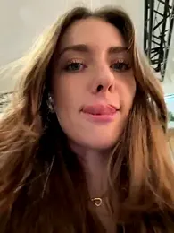 MariiD stripchat stream image