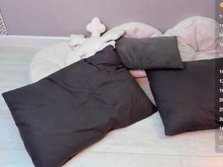 hazel7 camsoda stream image