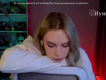 fymryn bongacams stream image