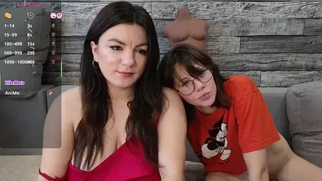 Vika_loves_you stripchat stream image