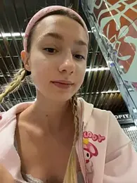 Lia__Love stripchat stream image