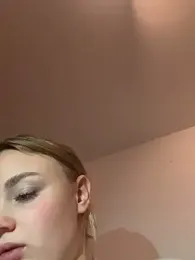 CherryEmmy stripchat stream image