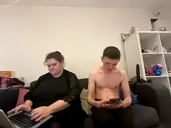 curvy_crystal stripchat stream image