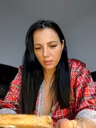 ReiyaRey stripchat stream image