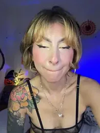 Cinamoonn stripchat stream image