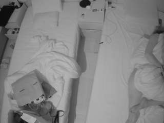 voyeurcam-julmodels-bed-5 camsoda stream image