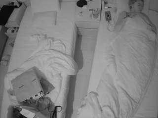 voyeurcam-julmodels-bed-5 camsoda stream image