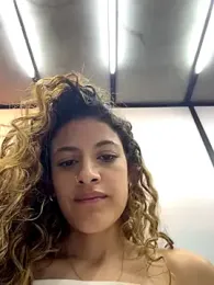 alana15 stripchat stream image