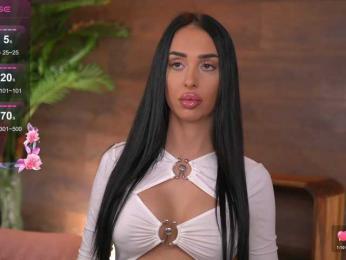 KairaAndrews bongacams stream image