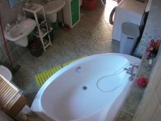 voyeurcam-julmodels-bath-1st-1 camsoda stream image