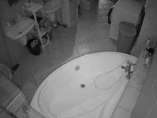 voyeurcam-julmodels-bath-1st-1 camsoda stream image