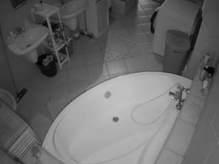 voyeurcam-julmodels-bath-1st-1 camsoda stream image