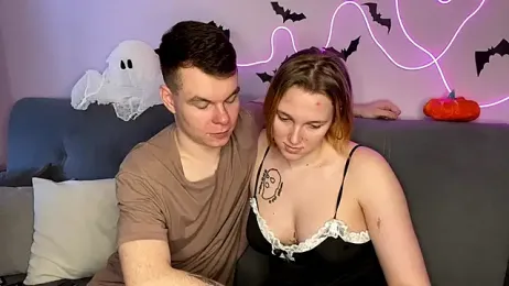 julielourens stripchat stream image