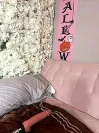 mismialove stripchat stream image