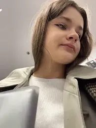 KittyQueeny stripchat stream image