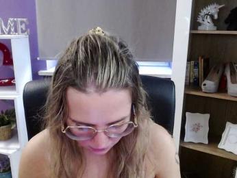 Soft-Zoey bongacams stream image