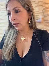 _Abril-Office1 stripchat stream image