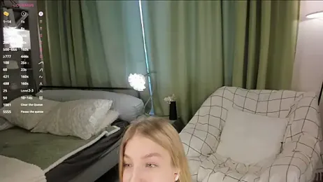 DreamyGleam stripchat stream image