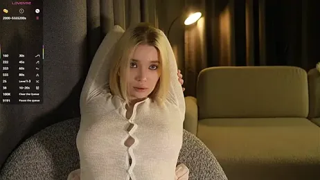 VivianKings stripchat stream image