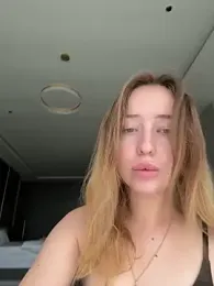 Nura_n_Sarah stripchat stream image