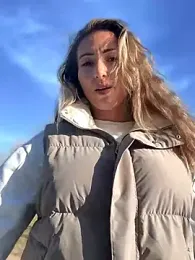 LetsFunKARINA stripchat stream image