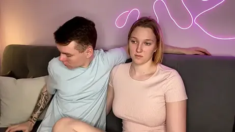 julielourens stripchat stream image