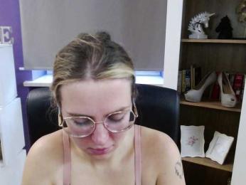 Soft-Zoey bongacams stream image
