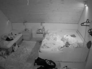 voyeurcam-julmodels-whitebed-2 camsoda stream image