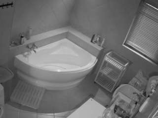 voyeurcam-julmodels-bath-1st-2 camsoda stream image