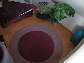 voyeurcam-julmodels-whitebed-5 camsoda stream image